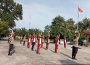 Jaga Kebugaran Anggota Polsek Belitang II Olahraga Bersama