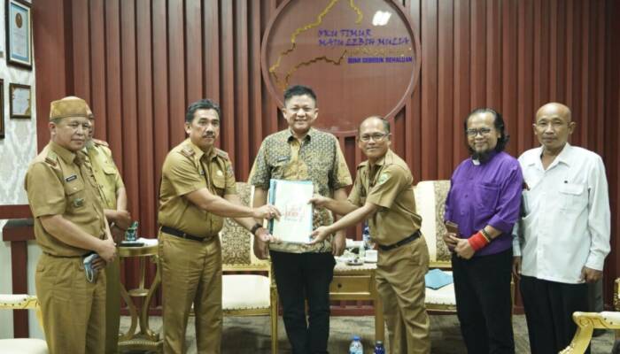 Perhatian Tanpa Membedakan, Bupati  Dukung Lembaga Katolik OKU Timur