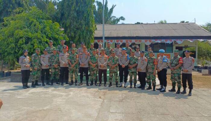 Kapolsek Belitang I dan Belitang III Bersama Anggota Serbu Koramil Belitang I