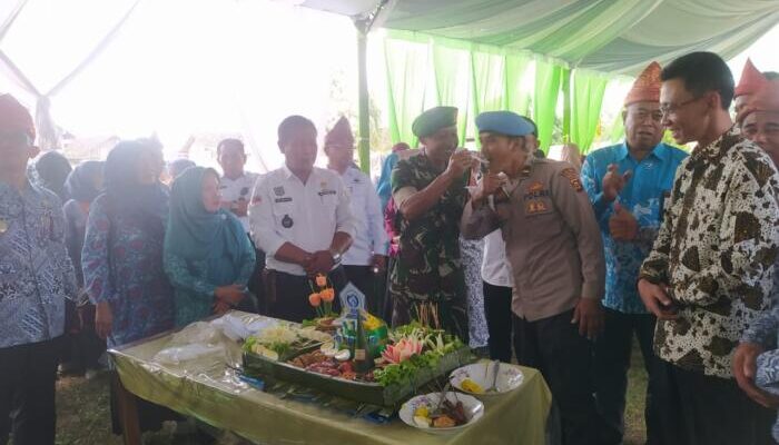 Anggota Polsek Belitang II Hadiri Kegiatan Intensifikasi dan Integrasi Pelayanan KB