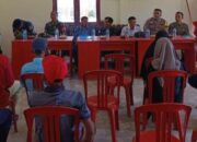 Anggota Polsek Semendawai Suku III Himbau Kamtibmas dan Cooling System di Desa Karang Melati