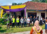 Kapolsek Semendawai Suku III Hadiri Pergeseran Logistik Pilkada dari PPK ke PPS