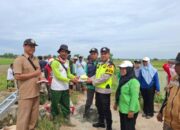 Anggota Polsek Belitang II Hadiri Pembasmian Hama Tikus dan Pemasangan Rumah Burung