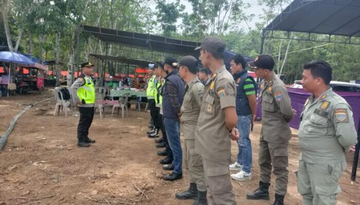 Anggota Polsek Semendawai Suku III Bersama Koramil dan Sat Pol PP Lakukan Pengamanan di Lokasi Gastrak