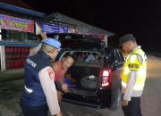 Polsek Semendawai Suku III Tingkatkan Pengawasan Melalui Patroli