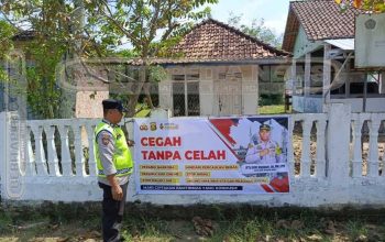 Polsek Madang Suku I Lakukan Pemasangan Spanduk Himbauan Keamanan