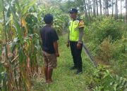 Bhabinkamtibmas Polsek Semendawai Suku III Berikan Motivasi pada Petani terkait Ketahanan Pangan